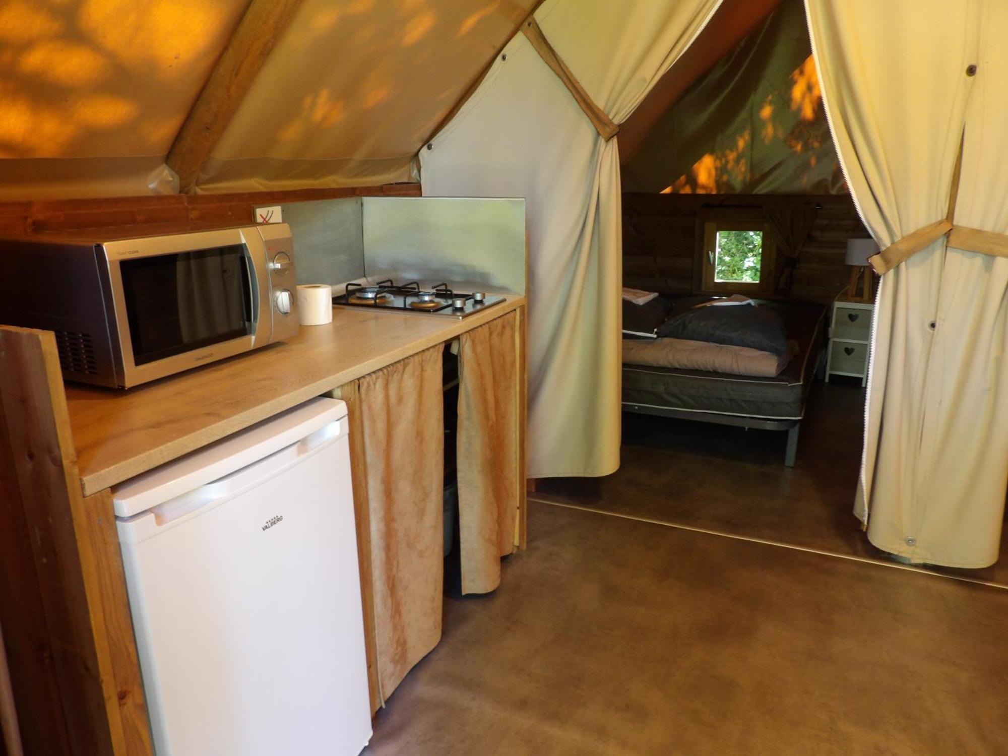 Camping Smile & Braudieres Mézières-sous-Lavardin Екстериор снимка
